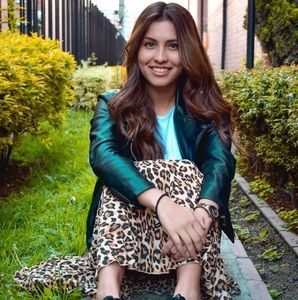 Meet your Posher, Daniela